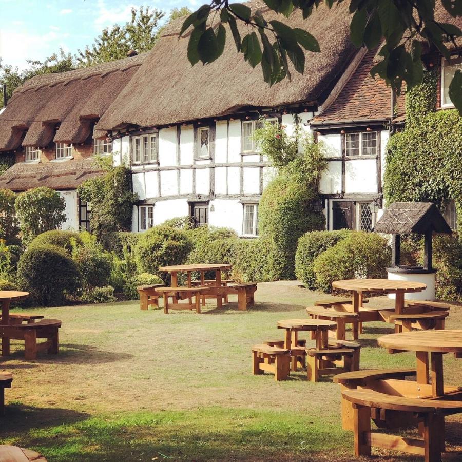 Old Hunters Lodge Whipsnade Limited Exterior foto